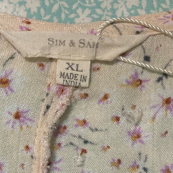 💙 Sim & Sam Floral Top - Picture 5 of 6